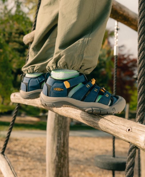 Big Kids' Newport H2  |  Naval Academy/Keen Yellow